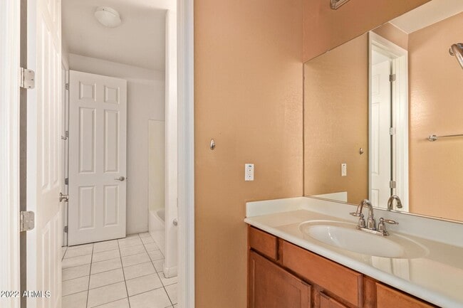 Building Photo - 3144 E Lynx Way