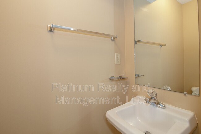 Building Photo - 363 Peabody Dr