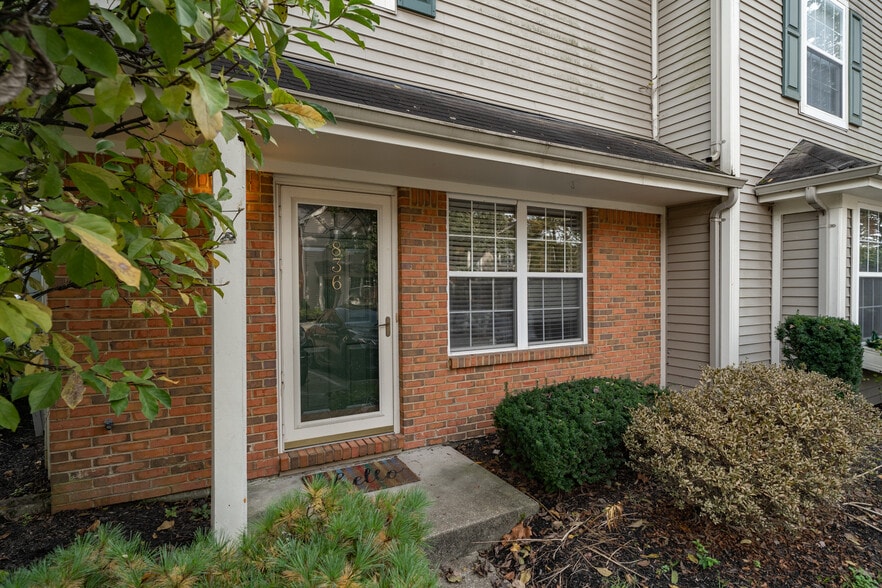 Building Photo - 836 Rossford Run