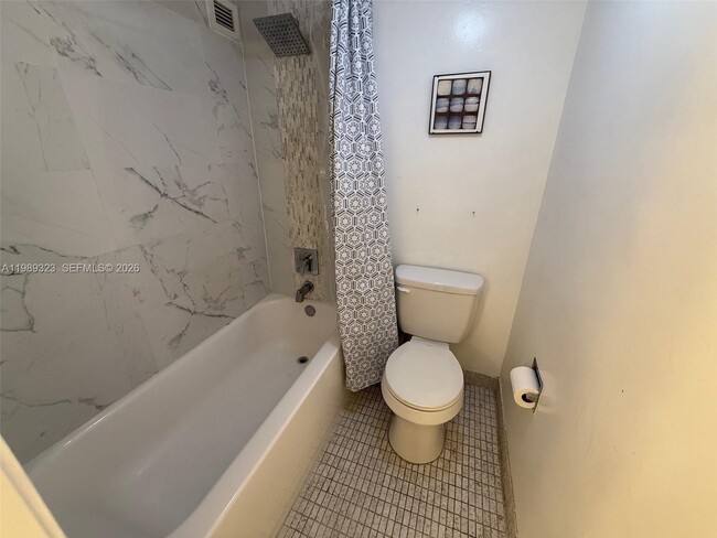 Building Photo - 17011 N Bay Rd