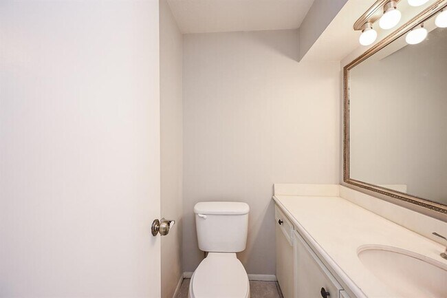 Building Photo - 7702 Quail Meadow Dr