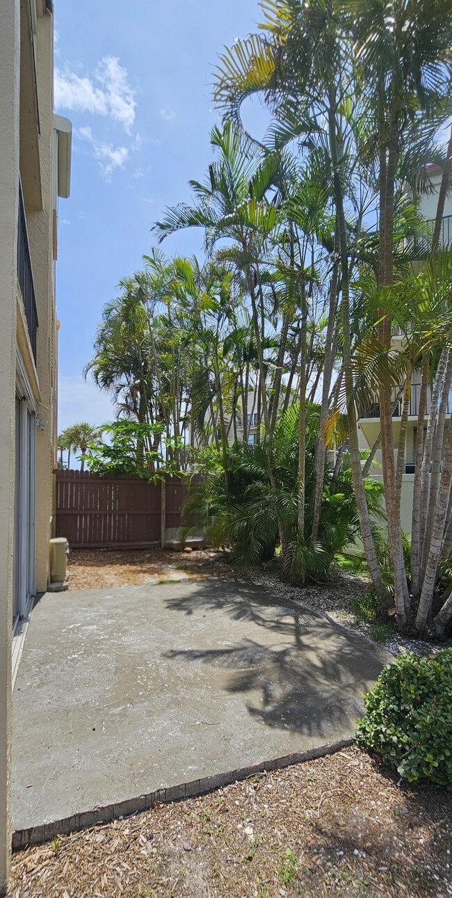 Building Photo - 301 87th Ave