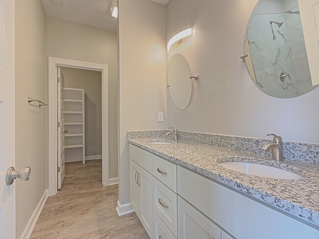 Building Photo - 602 Princess Anne Cir