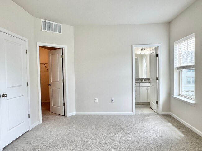 Building Photo - STAFFORD - CENTRAL LOCATION NEAR QUANTICO/...