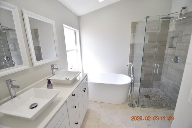 Building Photo - 1922 Sean Wood Cir