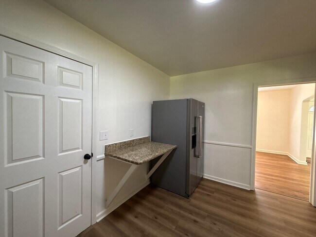 Building Photo - 622 Cardinal Dr
