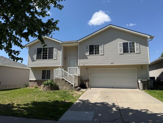 Building Photo - Nice Family Home in Great Neighborhood