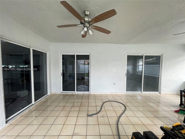 Building Photo - 5500 SW 142nd Pl