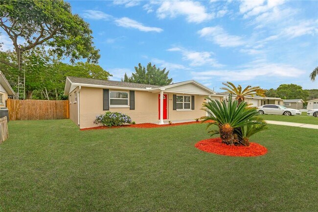 Building Photo - 5135 Kiwi Dr