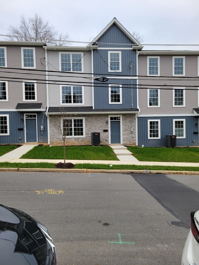 Building Photo - 308 E Nesquehoning St