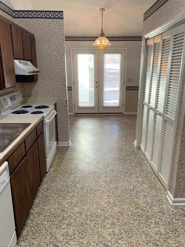 Building Photo - 128 Chesapeake Ct