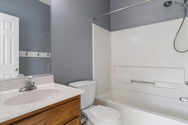 Building Photo - 1310 Hampshire Dr