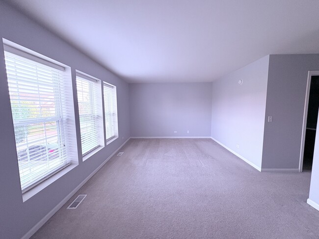 Building Photo - 241 Devoe Dr