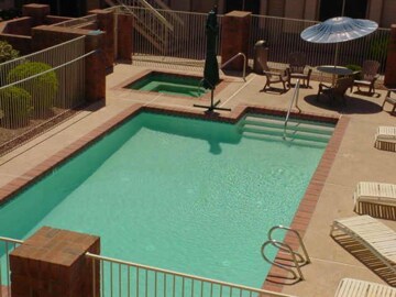 Building Photo - Beautiful 2 Bed 2 Bath Townhouse. Totally Remodeled, Modern Poolside Unit with Loft Feel. All Kit...