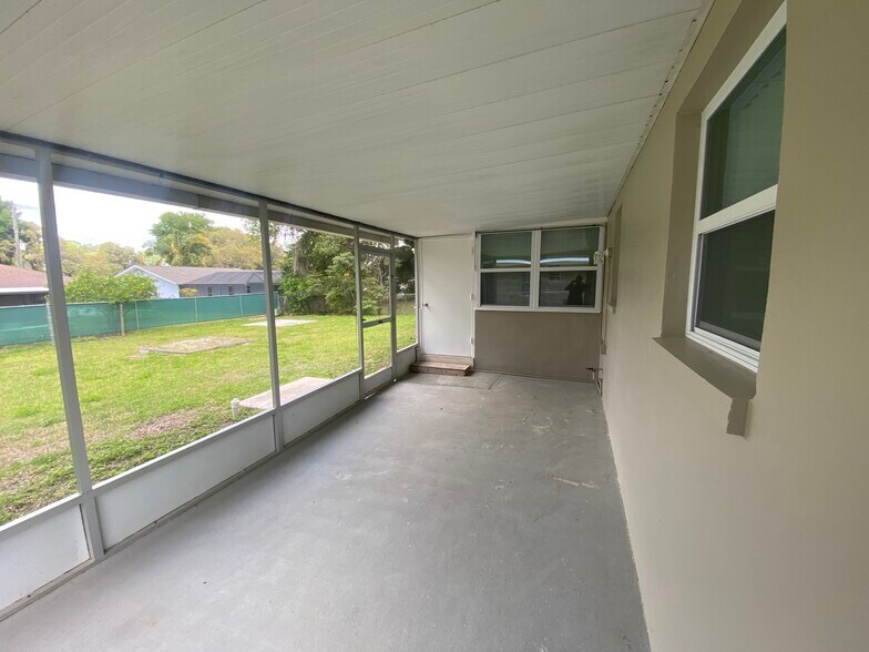 Building Photo - 1214 Eden Dr