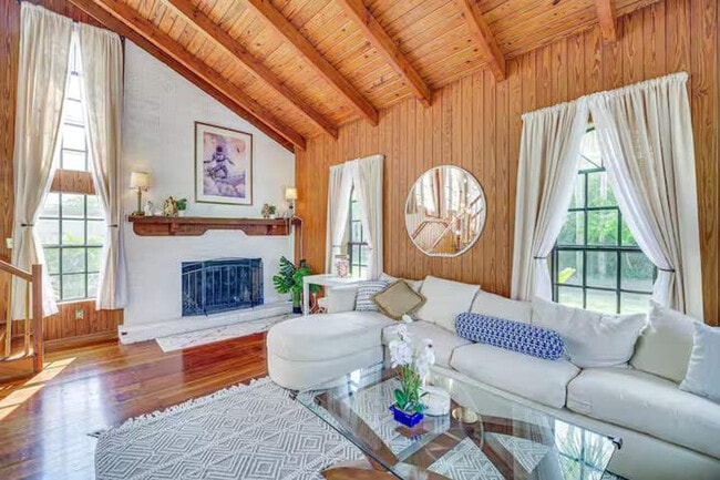 Building Photo - 9 Francis St