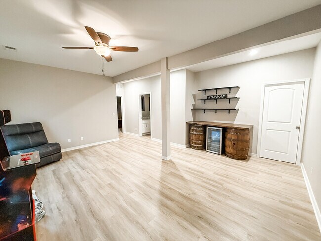 Building Photo - 127 Rockridge Rd