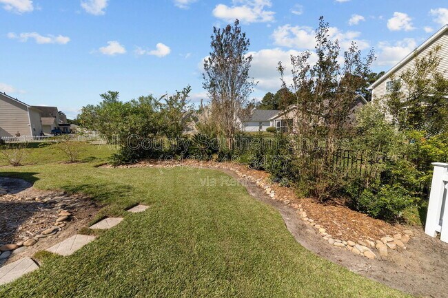 Building Photo - 359 Vesta Dr