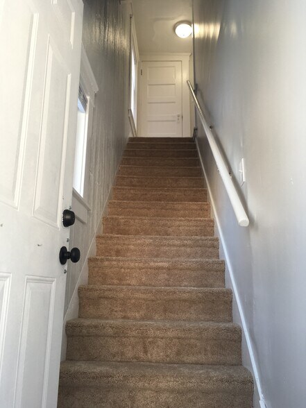 Entrance - 219 W Oakland Ave