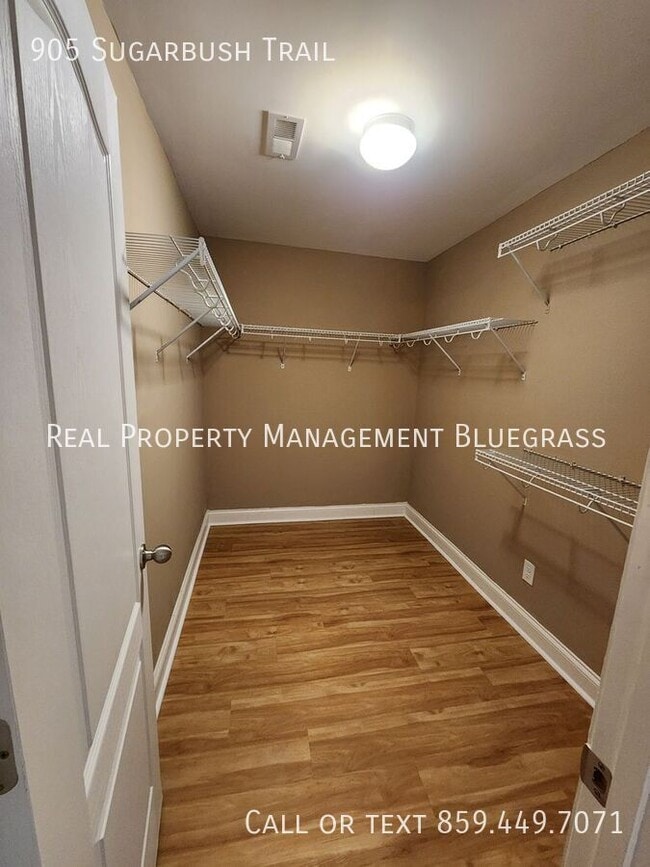 Building Photo - 905 Sugarbush Trail