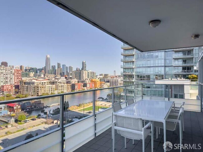 Building Photo - 718 Long Bridge St