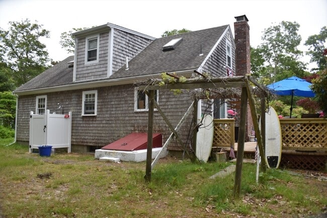Building Photo - 15 Myrtle Dr