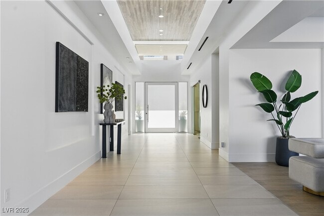 Building Photo - 667 Palisade Rim Dr