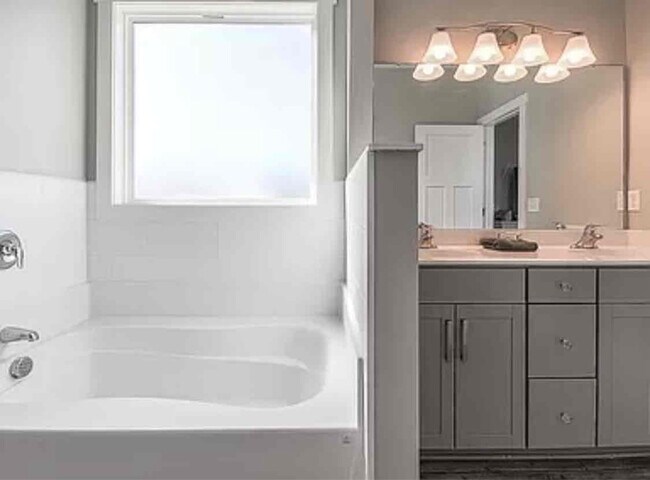 Building Photo - 7 Montaugue St