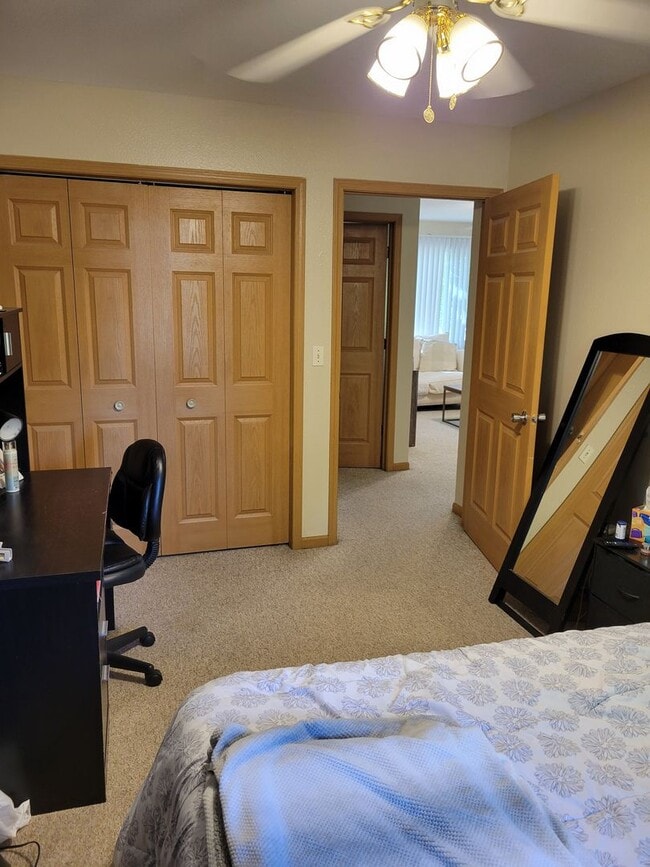 Building Photo - 5 Bedroom Duplex Unit