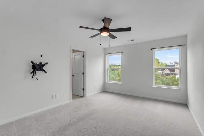 Building Photo - 443 Duskywing Dr
