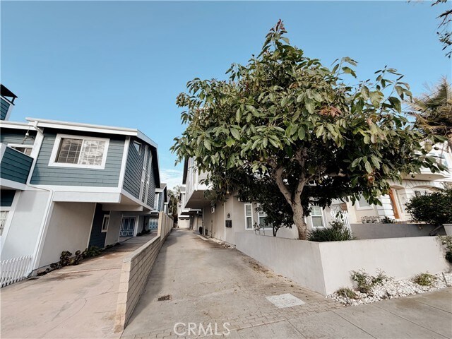 Building Photo - 104 S Francisca Ave