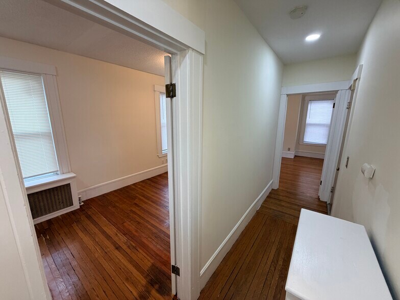 Building Photo - 543 Broadway