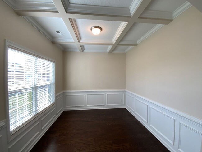 Building Photo - 4 BR 2.5 BA Carolina Plantations