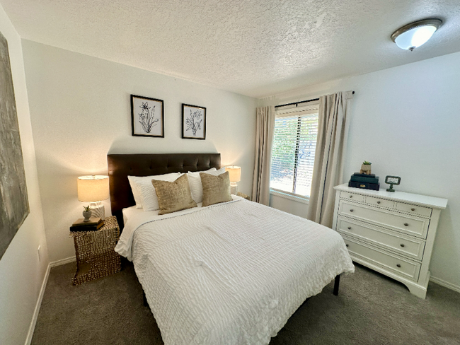 Primary Photo - 10835 SW Summer Lake Dr