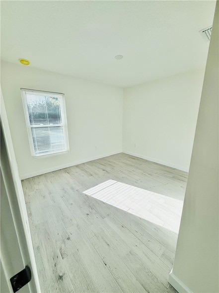 Building Photo - 1635 22nd Ave SW