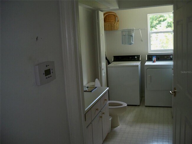 Building Photo - 17 Filbert Ln