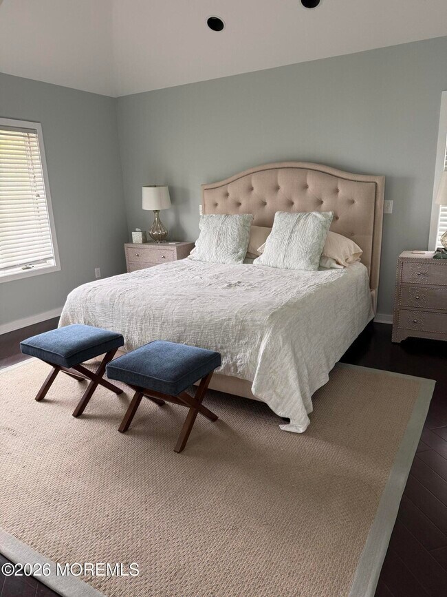 Building Photo - 165 Sunset Ln