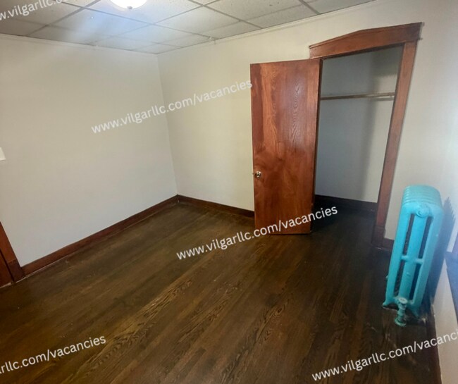 Building Photo - 5417 Wood Ave