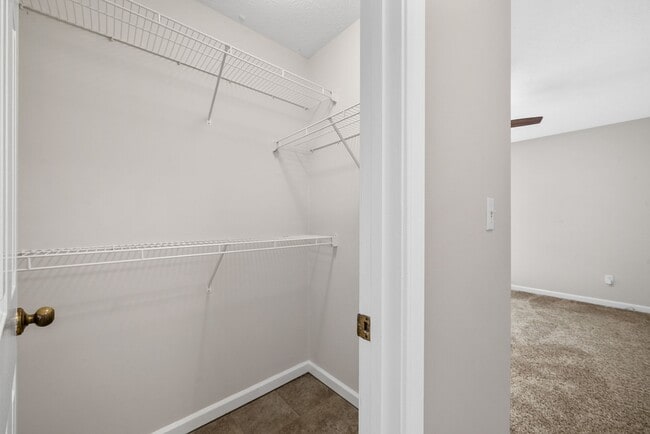 Building Photo - 529 Southwind Dr