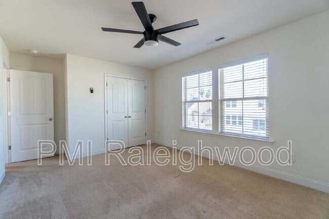 Building Photo - 508 Eagles Wy