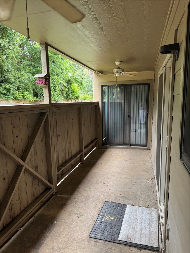 Building Photo - 3300 Pebblebrook Dr