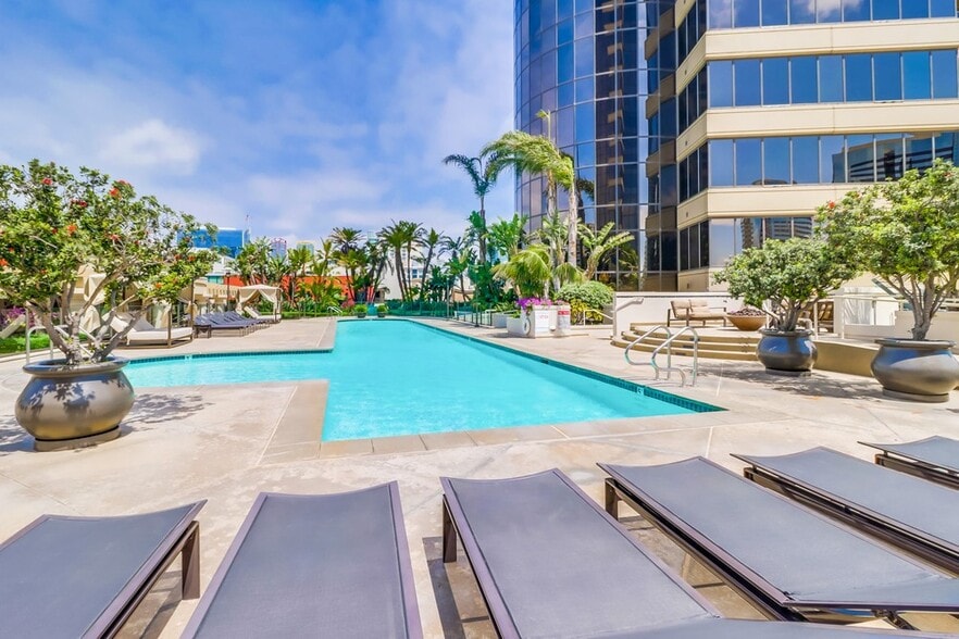 Building Photo - 200 Harbor Dr