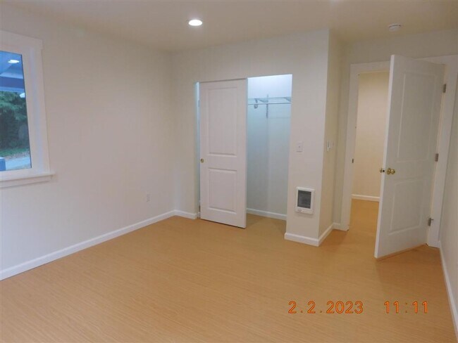 Building Photo - 44217 Leonard Rd