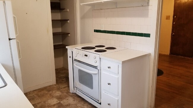 Building Photo - Pre-Leasing - 1 bed 1 bath Near Texas Tech!