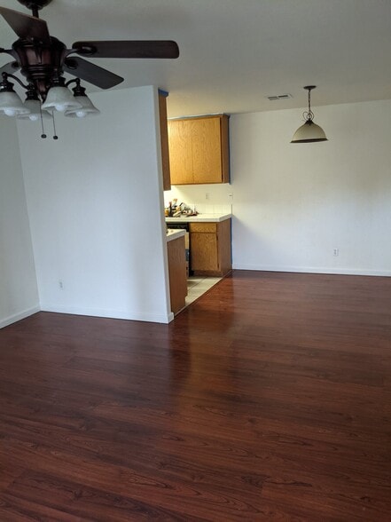 Building Photo - 127 Huber Ct