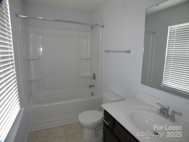 Building Photo - 2212 Atwell Glen Ln