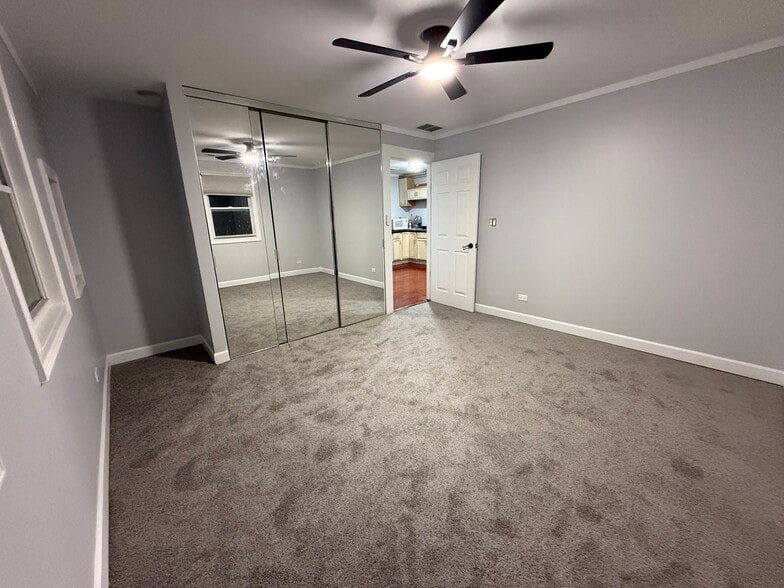 Building Photo - 5351 N Kimball Ave