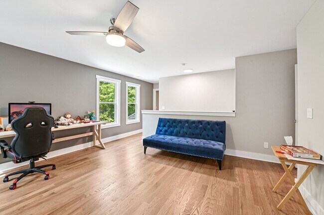 Building Photo - Luxury 5 Bed, 3.5 Bath Home on Large Lot !...