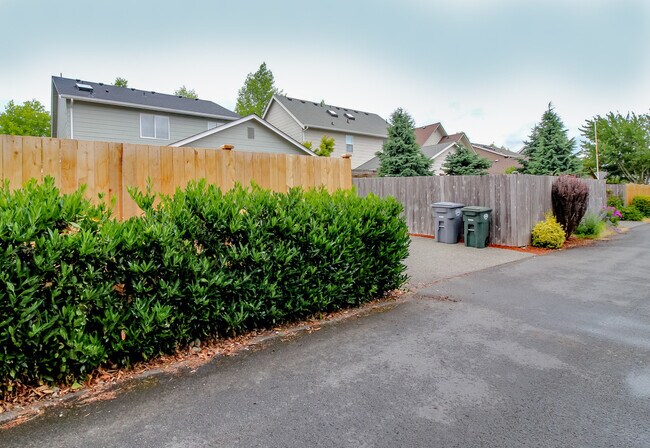 Building Photo - 1485 Bobs Hollow Ln