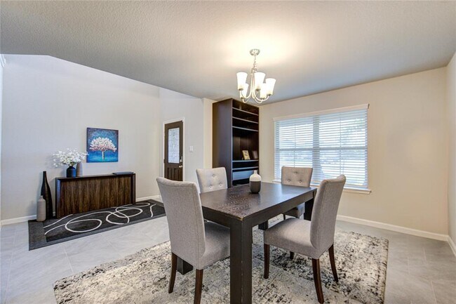 Building Photo - 9623 Japonica Dr